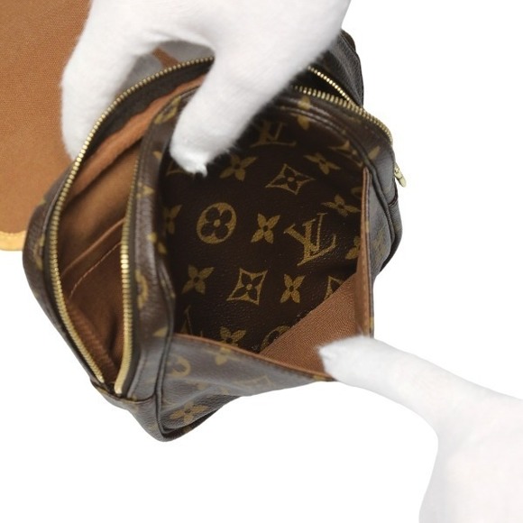 Louis Vuitton Monogram Bosphore Body Bag - Picture 13 of 13